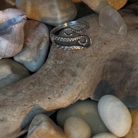 Sterling Silver Octopus Tentacle Ring - Picture 4 of 5